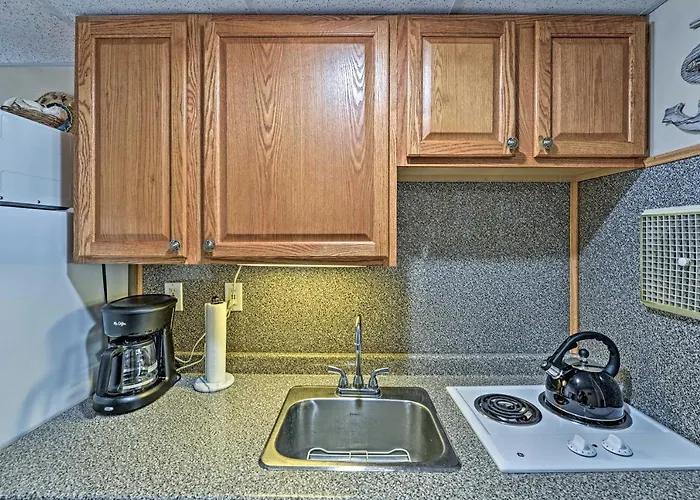 Condo With Pool Access On Wildwood Crest Beach!